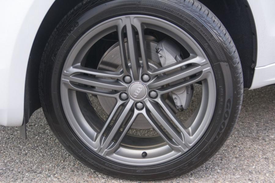 Колеса Audi Q5 TDI Quattro (8R) 2013 года  (NA) (фото 6 из 33)
